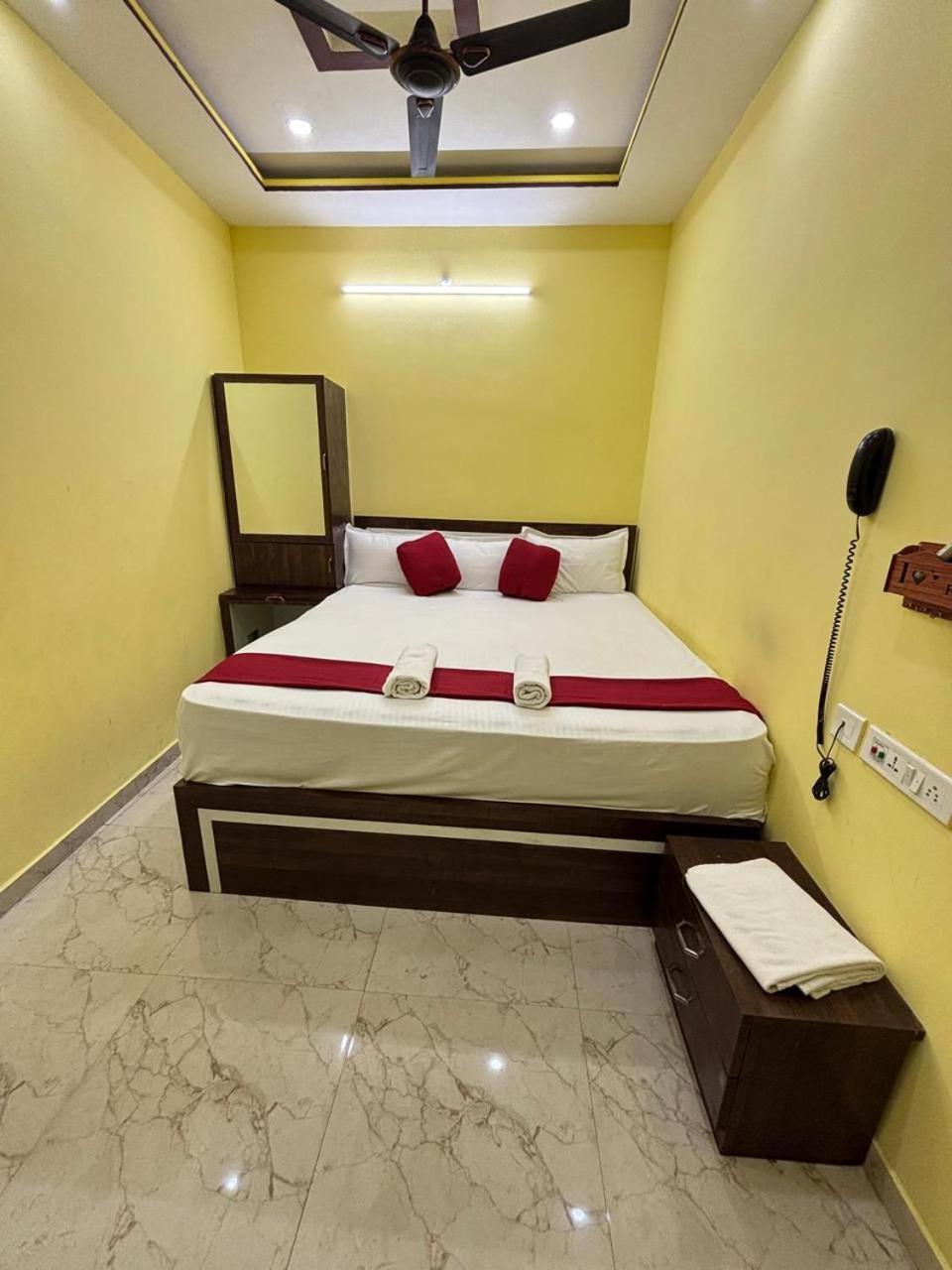 Hotel O Marquis Guest House Calcutta Extérieur photo